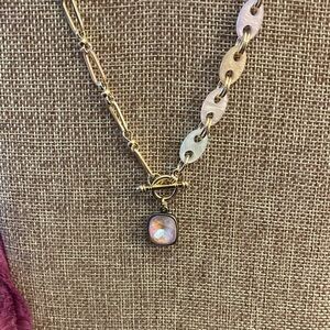 Elegant Gold and Cream Necklace